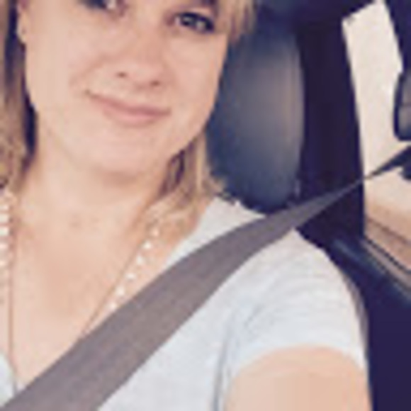 Meet your Posher, Holly - Picture 1 of 1